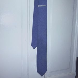 Penguin by Munsingwear blue skinny tie with tie bar